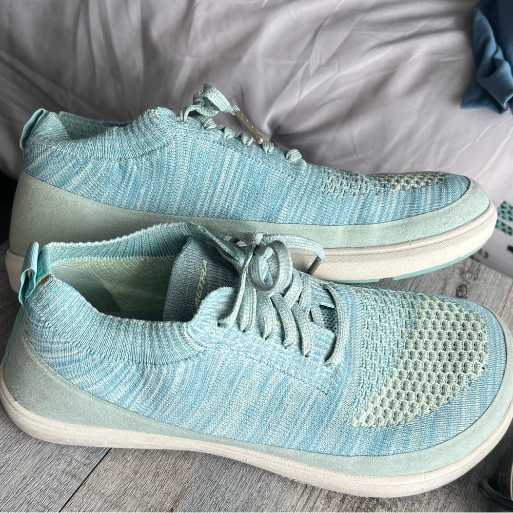 Altra Light Blue Knit Sneakers/canvas shoes